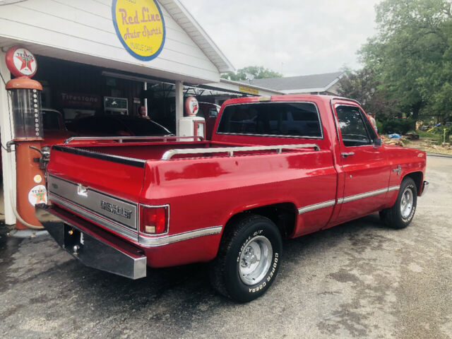 1983 Red Chevrolet C-10 --