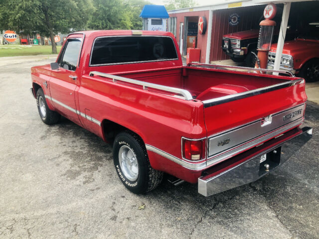 1983 Red Chevrolet C-10 --