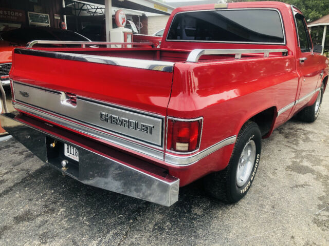 1983 Red Chevrolet C-10 --