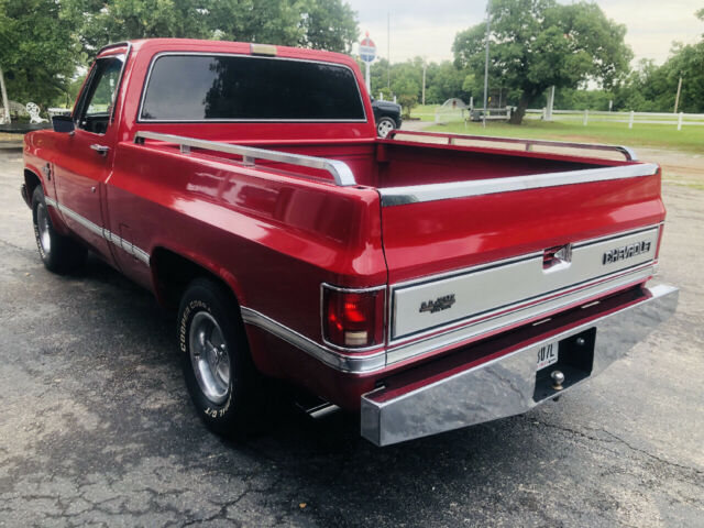 1983 Red Chevrolet C-10 --