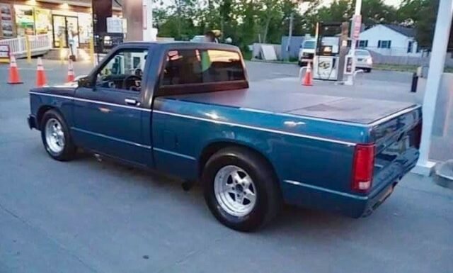 1983 Blue Chevrolet S-10 Pick up