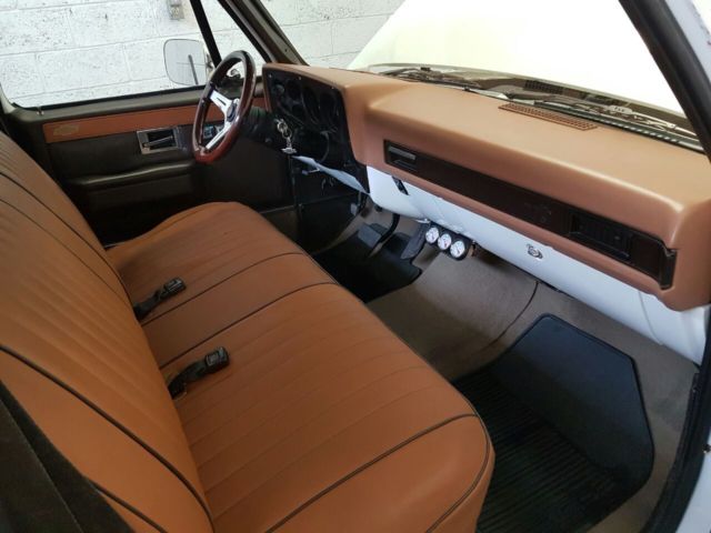 1983 White Chevrolet C-10 Standard Cab Pickup