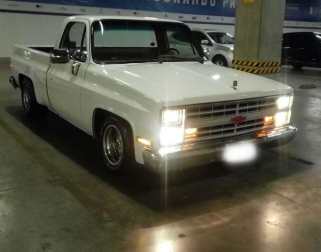 1983 White Chevrolet C-10 Standard Cab Pickup
