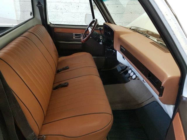 1983 White Chevrolet C-10 Standard Cab Pickup