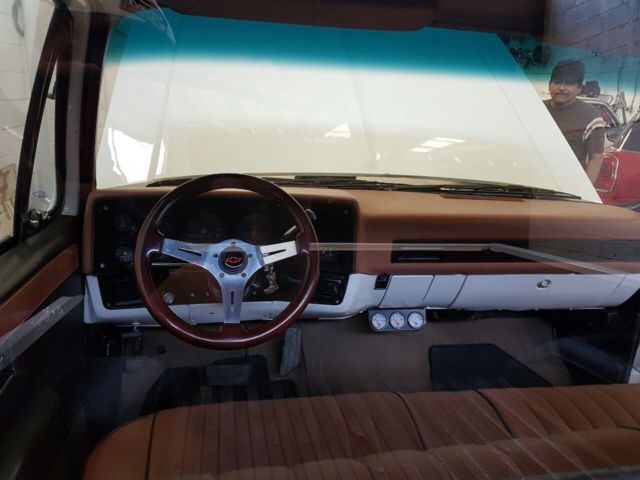 1983 White Chevrolet C-10 Standard Cab Pickup