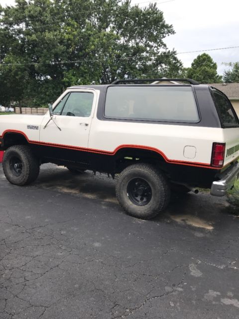 1983 White and black Dodge Ramcharger