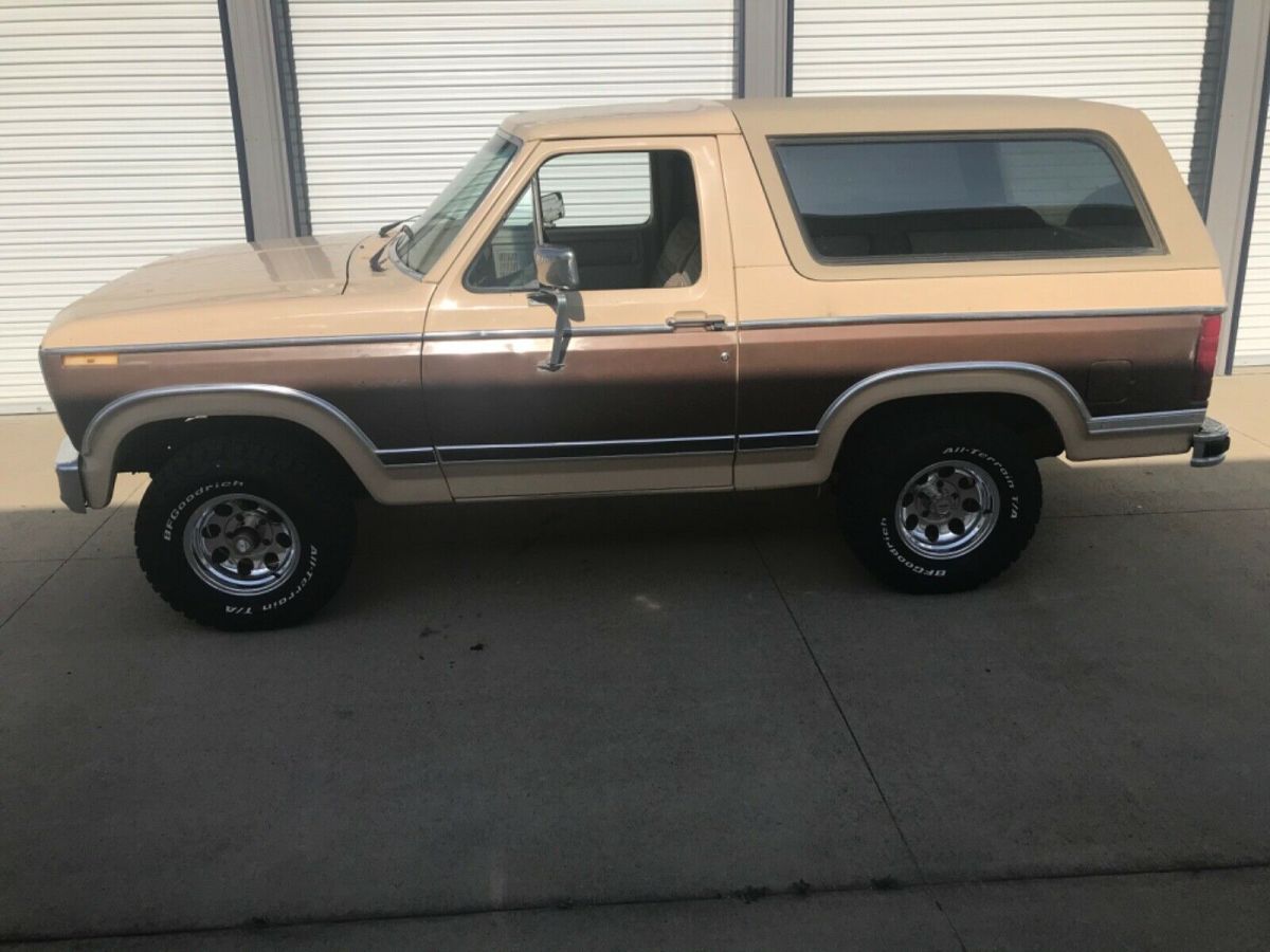 1983 Brown Ford Bronco SUV