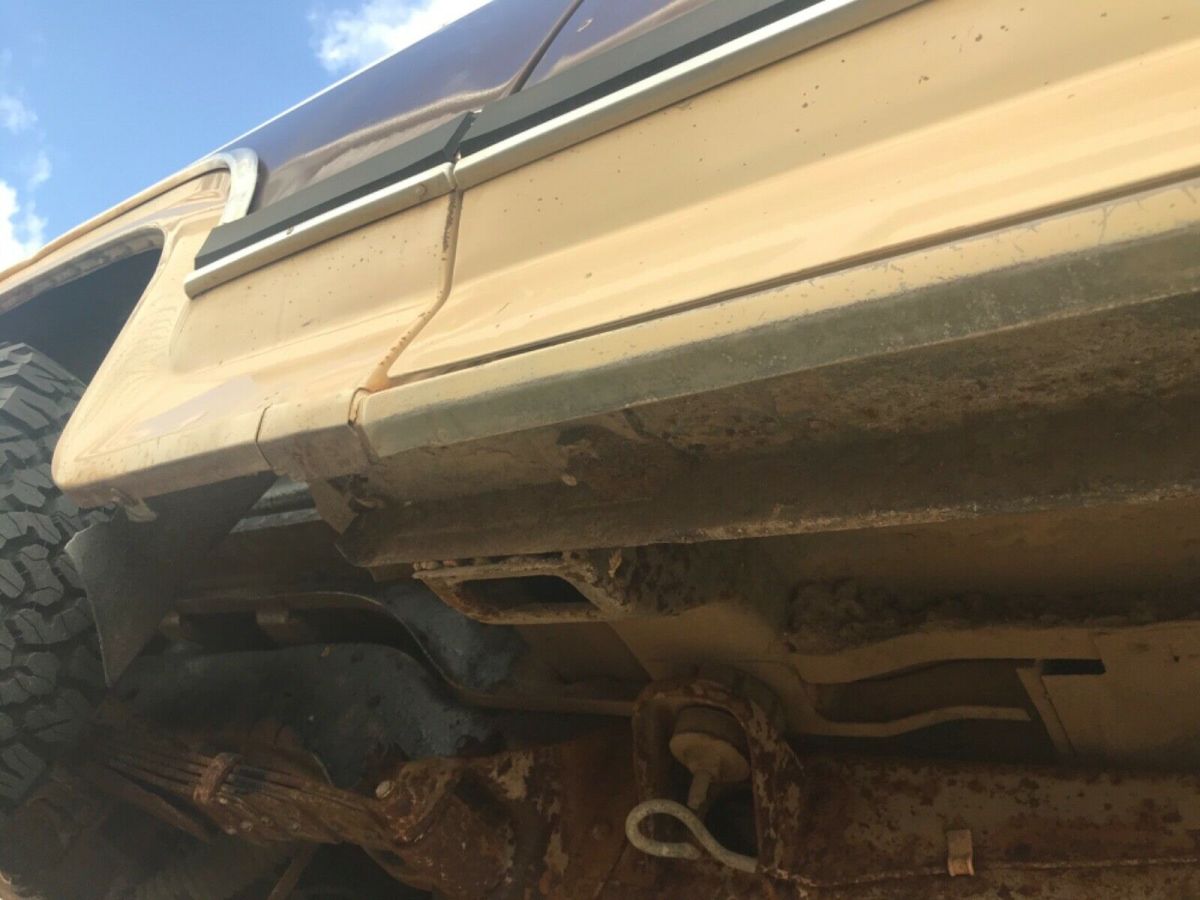 1983 Brown Ford Bronco SUV