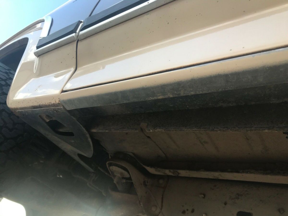 1983 Brown Ford Bronco SUV