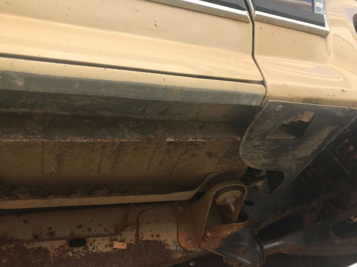 1983 Brown Ford Bronco SUV