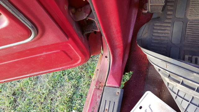 1983 Red Ford Bronco SUV