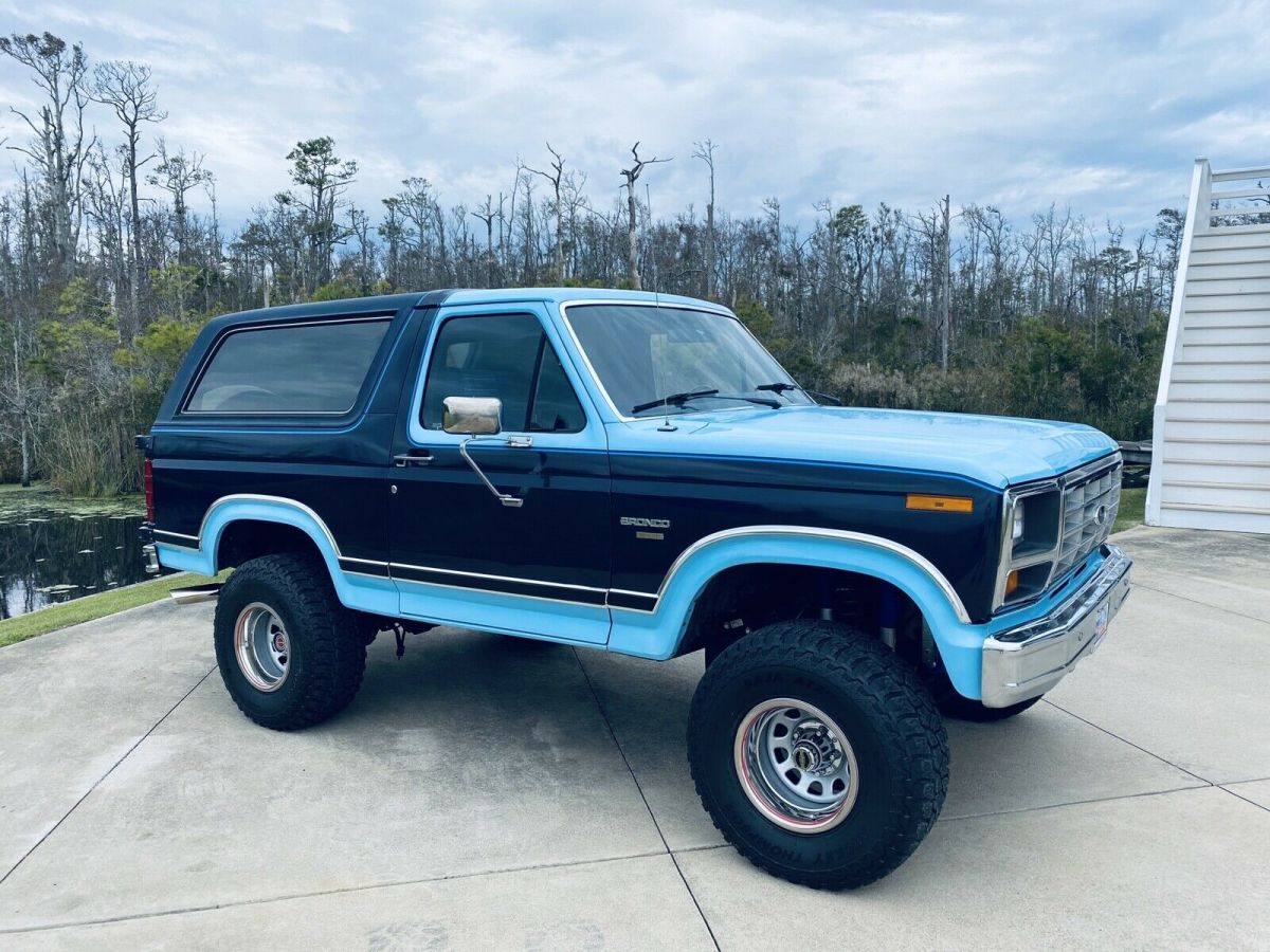1983 Blue Ford Bronco SUV