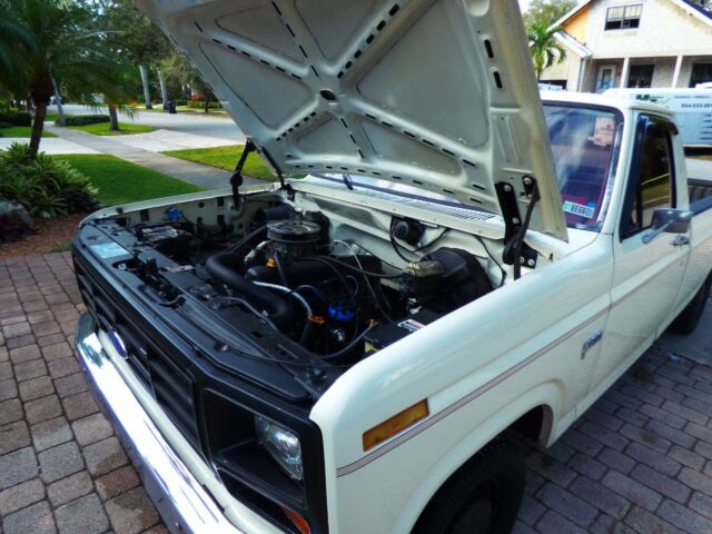 1983 White Ford F-100 Standard Cab Pickup