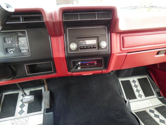 1983 White Ford F-100 Standard Cab Pickup