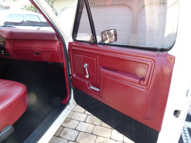 1983 White Ford F-100 Standard Cab Pickup