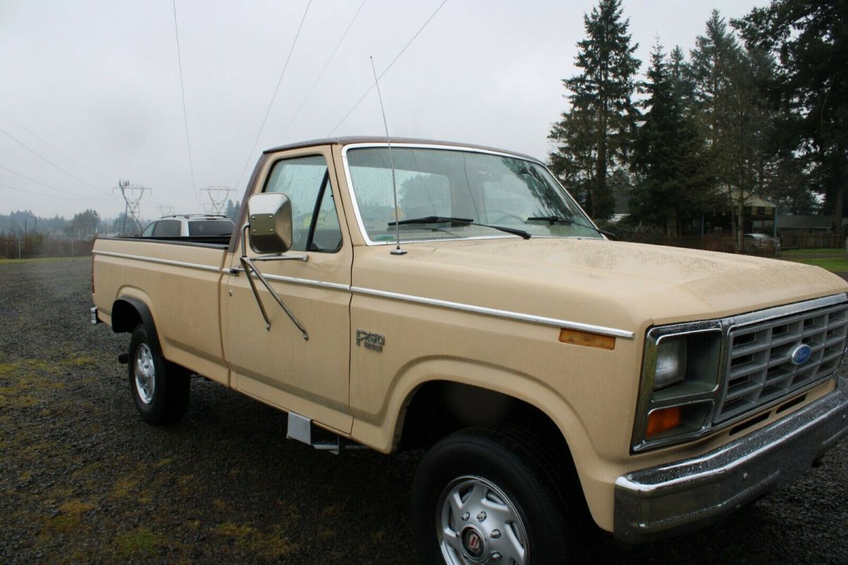 1983 Tan Ford F-250
