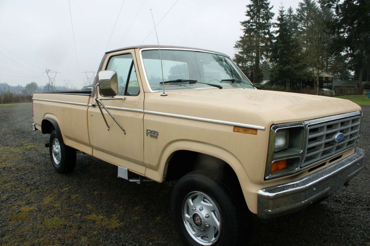 1983 Tan Ford F-250