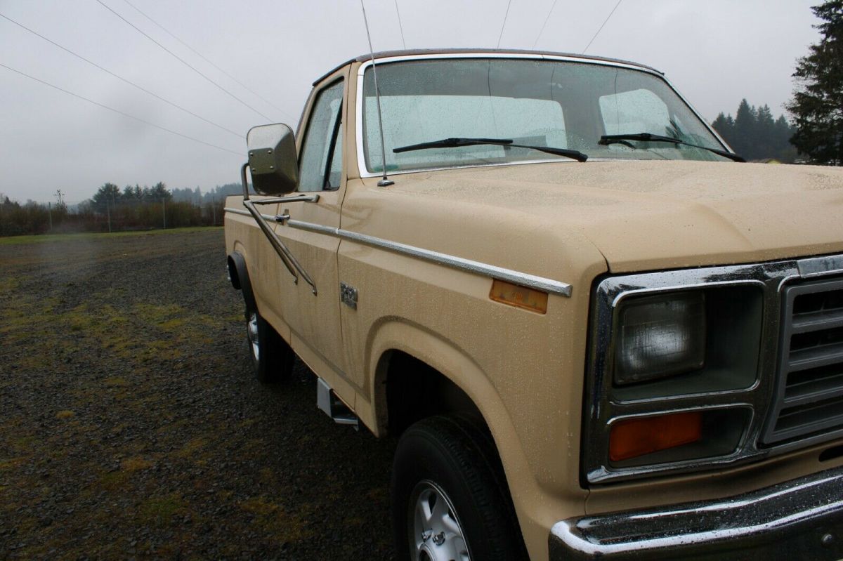 1983 Tan Ford F-250