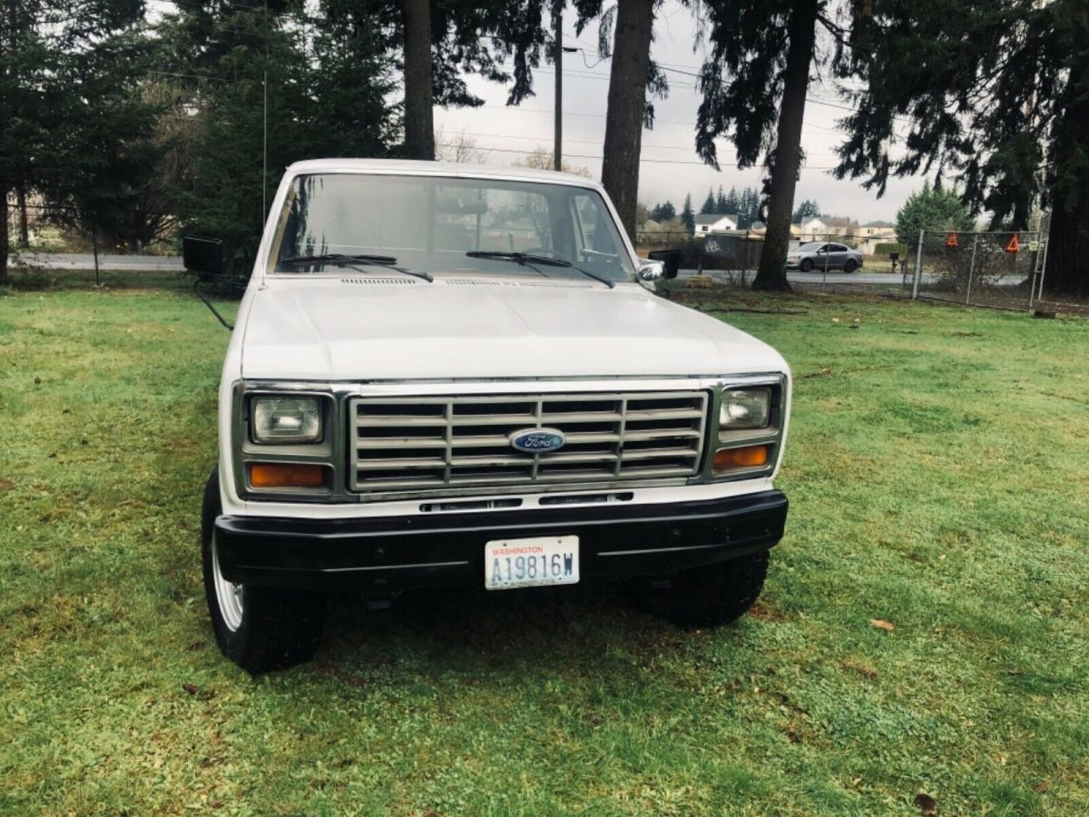 1983 White Ford F-250 Single cab 4 x 4