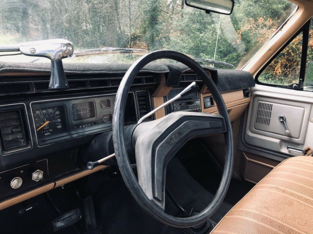1983 White Ford F-250 Single cab 4 x 4