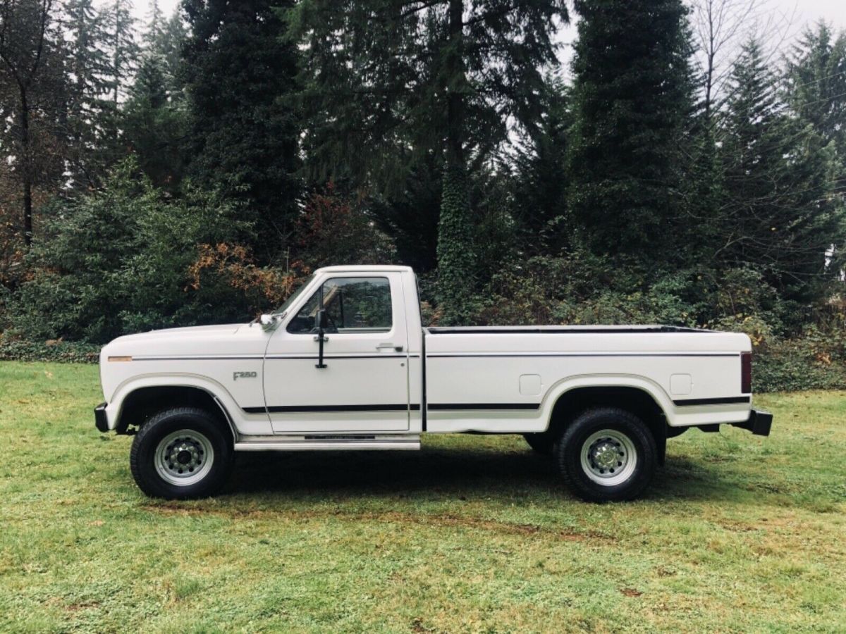 1983 White Ford F-250 Single cab 4 x 4