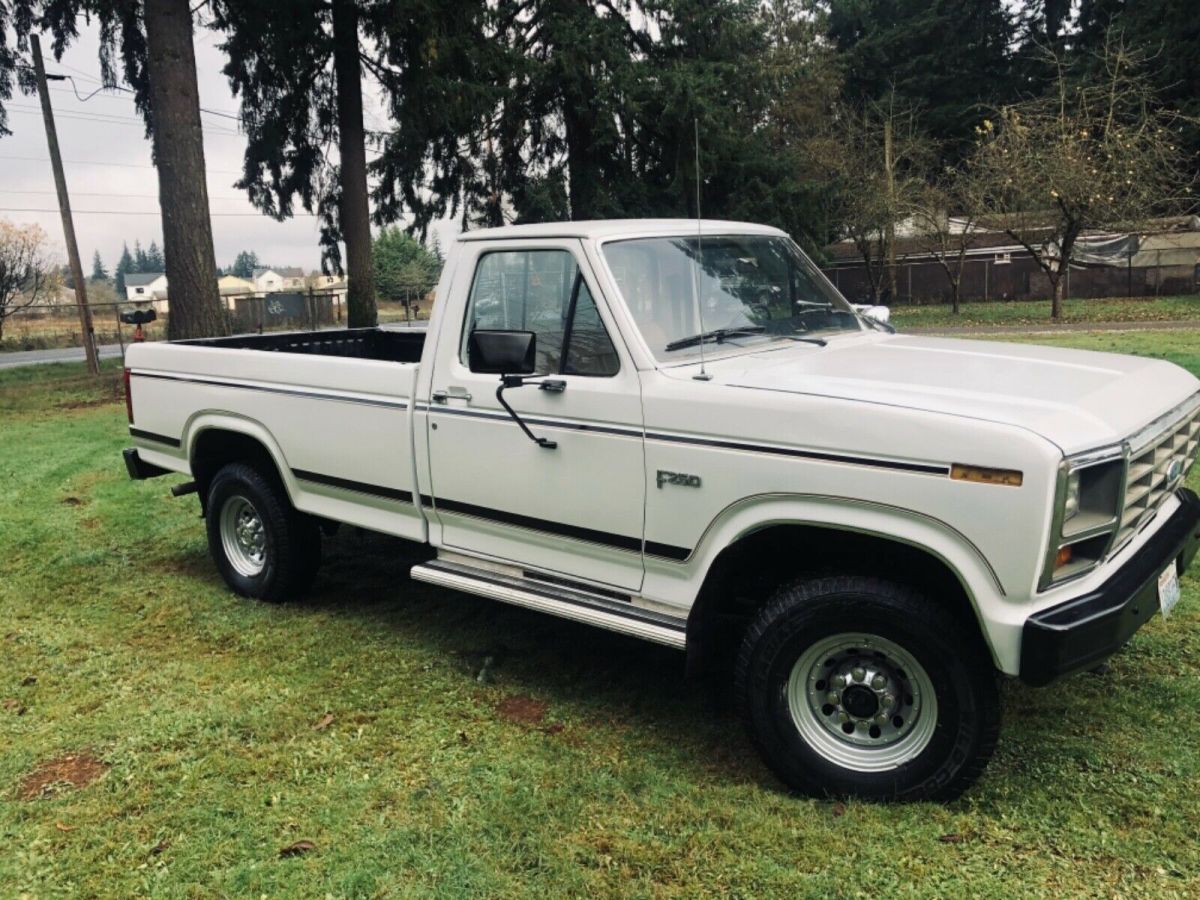 1983 White Ford F-250 Single cab 4 x 4
