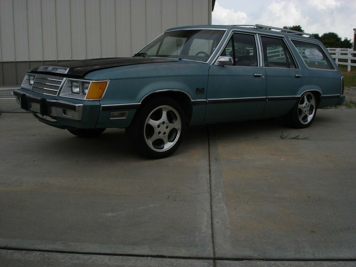1983 Blue Ford LTD Wagon
