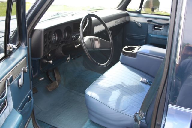 1983 Blue Chevrolet C-10 truck