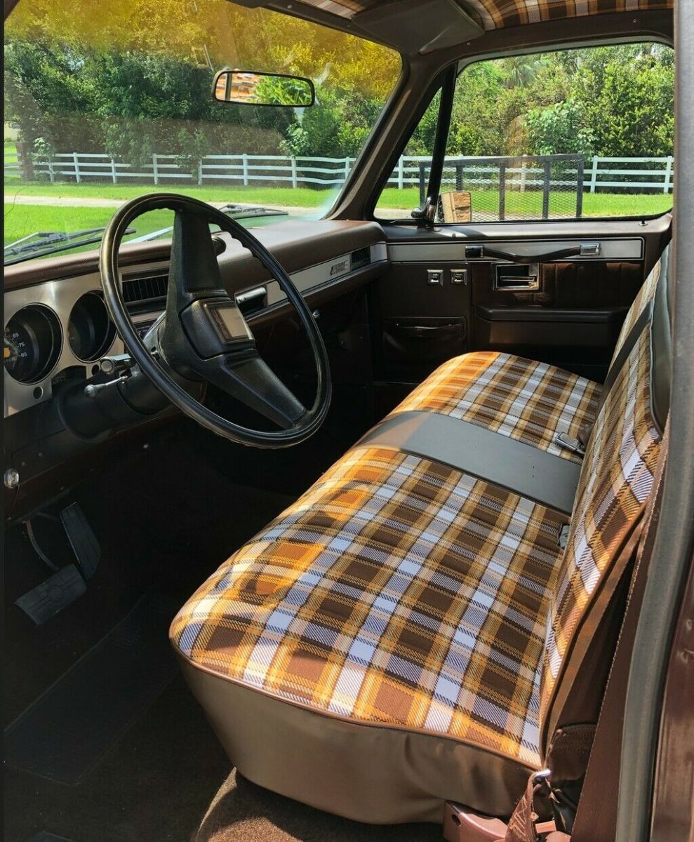 1983 White Chevrolet C-10 Standard Cab Pickup