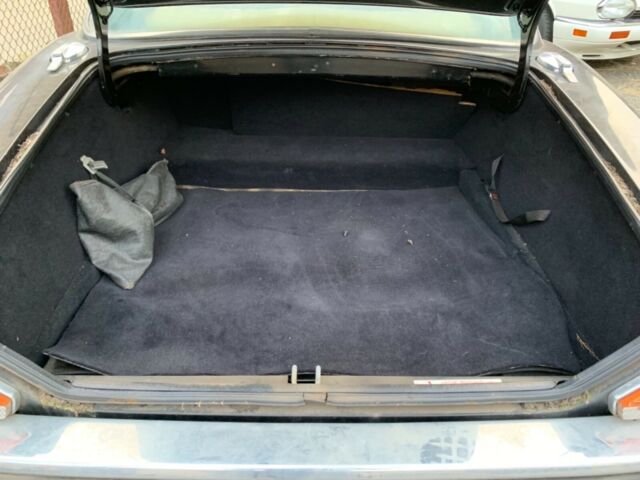 1983 black Jaguar XJ6 Sedan