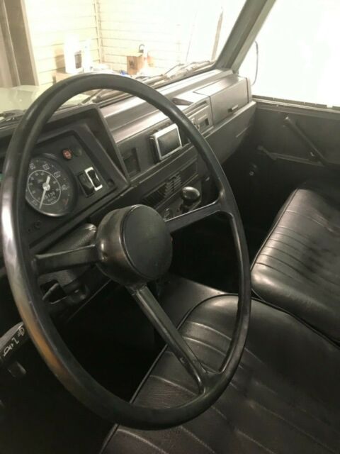 1983 Green Land Rover Defender SUV