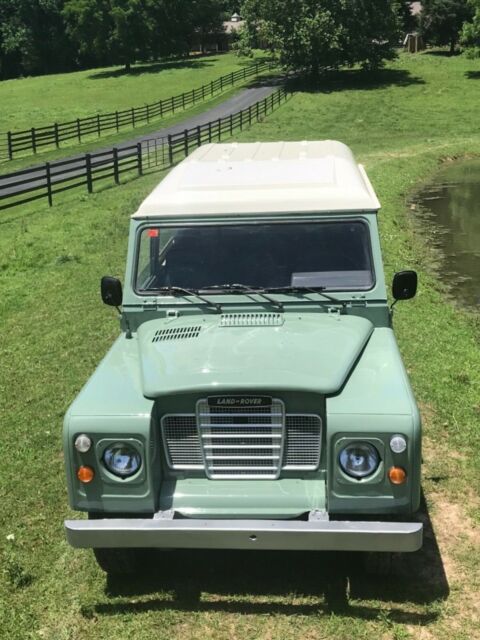 1983 Green Land Rover Defender SUV