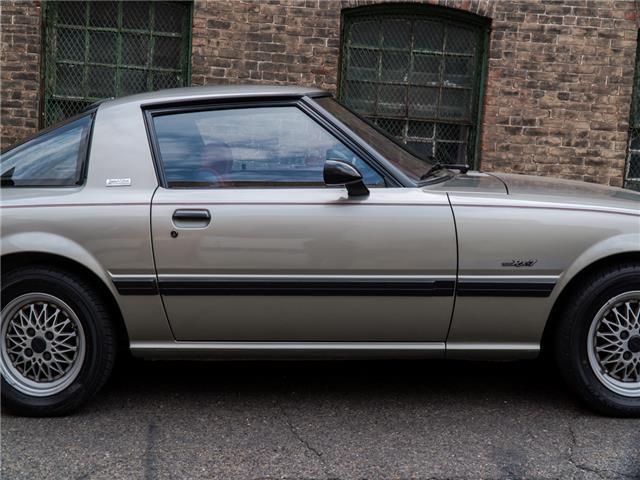 1983 Gold Mazda RX-7 Coupe