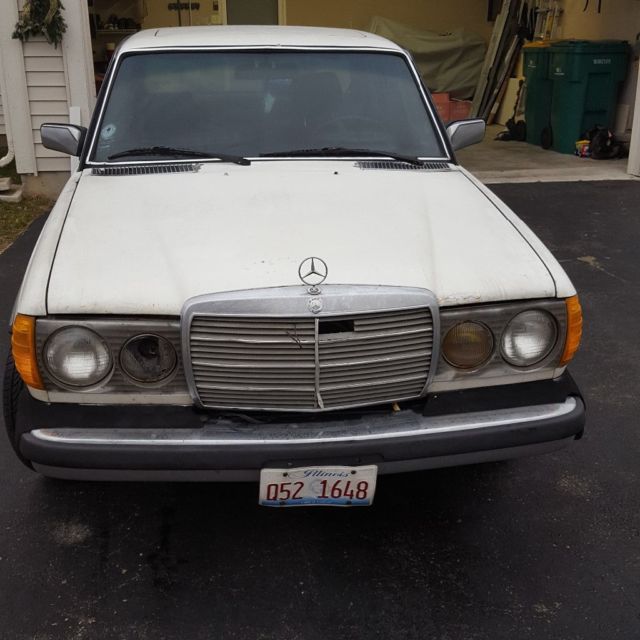1983 White Mercedes-Benz 300-Series Sedan