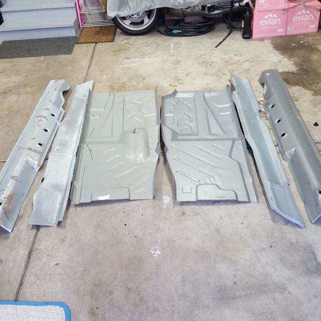 1983 White Mercedes-Benz 300-Series Sedan