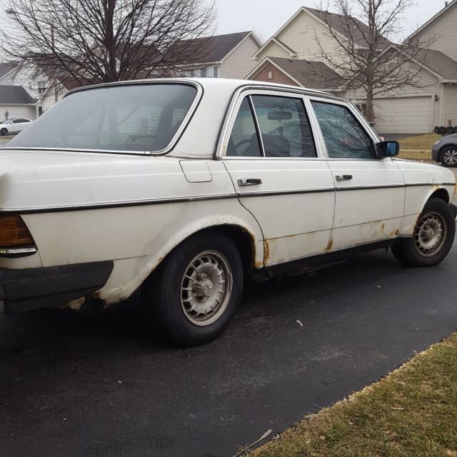 1983 White Mercedes-Benz 300-Series Sedan