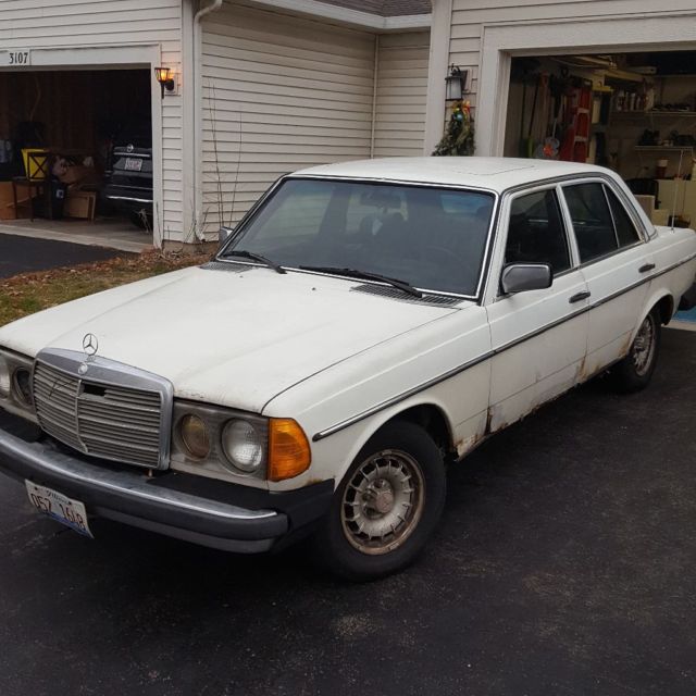 1983 White Mercedes-Benz 300-Series Sedan