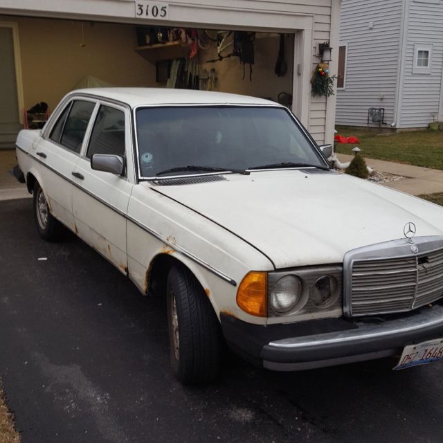 1983 White Mercedes-Benz 300-Series Sedan