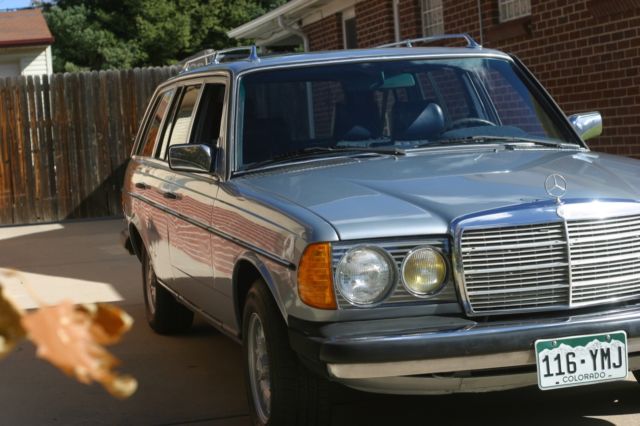 1983 Silver Blue Mercedes-Benz 300-Series Wagon