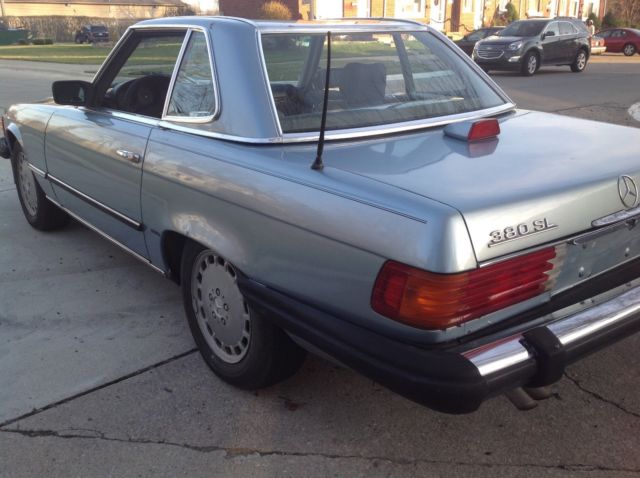 1983 Blue Mercedes-Benz SL-Class Convertible