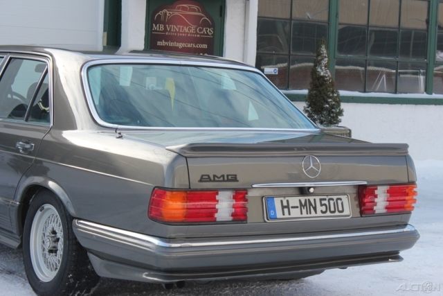 1983 Gray Mercedes-Benz 300-Series Sedan