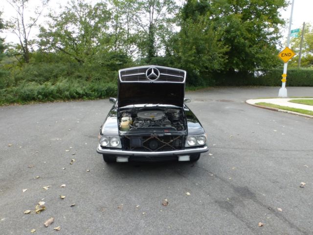 1983 Black Mercedes-Benz SL-Class Convertible
