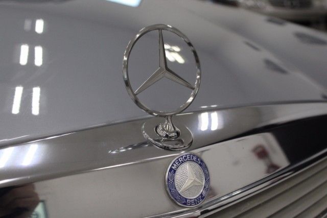 1983 Silver Mercedes-Benz 300 --