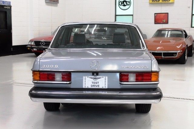 1983 Silver Mercedes-Benz 300 --