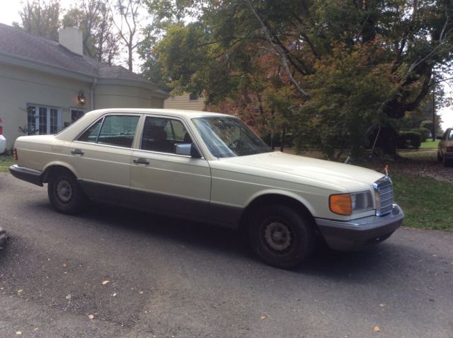 1983 Mercedes-Benz 300-Series