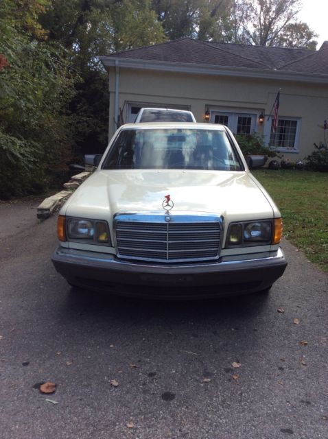 1983 Mercedes-Benz 300-Series