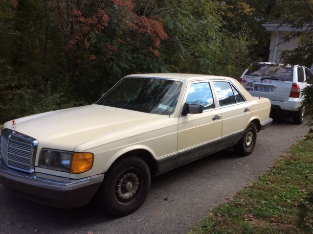 1983 Mercedes-Benz 300-Series