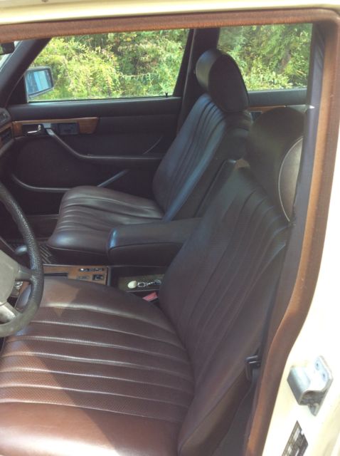 1983 Mercedes-Benz 300-Series