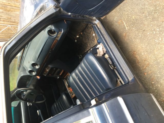 1983 Blue Mercedes-Benz 300-Series Sedan