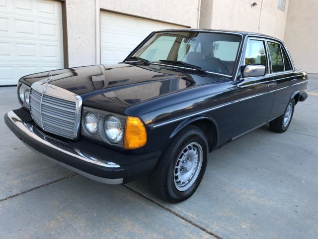 1983 Black Mercedes-Benz 300-Series Sedan
